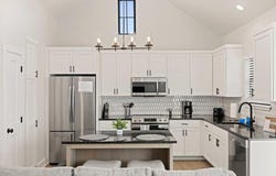 930 S Eagle St, Fredericksburg, TX 78624