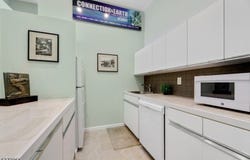 111 Mulberry St, Newark City, NJ 07102-4008
