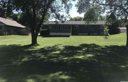 821 Country Club Dr., Akron, IA 51001