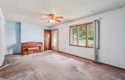 1704 Rainbow Drive, Marshalltown, IA 50158