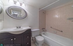 208 Pine Hov Cir, Greenacres, FL 33463