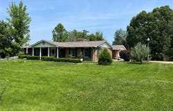 715 Silo Lane, Villa Ridge, MO 63089