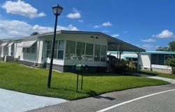 408 HAWTHORNE Boulevard, LEESBURG, FL 34748