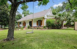 425 CARONDELET Street, Mandeville, LA 70448
