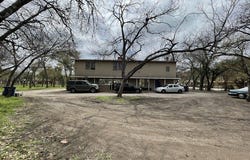 560 BABCOCK RD, San Antonio, TX 78201-3122