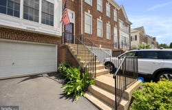 18538 PINEVIEW SQUARE, LEESBURG, VA 20176