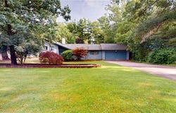 6724 Somerset Drive, Brecksville, OH 44141