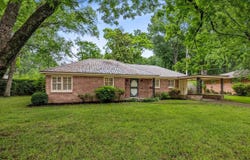 4596 CROSSOVER Ln, Memphis, TN 38117