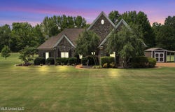 10080 Green Forest Drive, Hernando, MS 38632