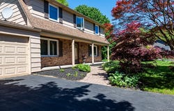 18 Tree Top Drive, Penfield, NY 14625