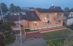 7045 Neptune Avenue, Gleneden Beach, OR 97388