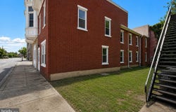 32 N 3RD Avenue, COATESVILLE, PA 19320