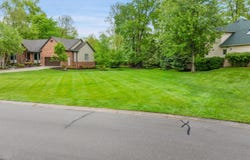 4275 Forest Valley Court, Waterford, MI 48328