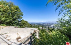 7803 Torreyson Dr, Los Angeles, CA 90046