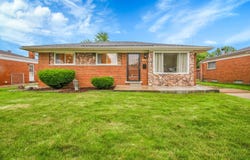 27152 Broadmoor Drive, Warren, MI 48088