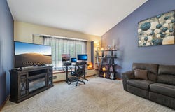 434 Glen View Ct, Slinger, WI 53086