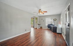 3712 SW 8th Street, Des Moines, IA 50315