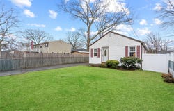 58 11th Street, Ronkonkoma, NY 11779