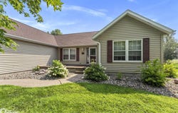 920 S 4Th Street, Wapello, IA 52653