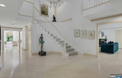 16 Loman Court, Cresskill, NJ 07626