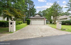 104 Rollingwood Circle, Sneads Ferry, NC 28460