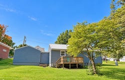807 Park Avenue, Brooklyn, IA 52211