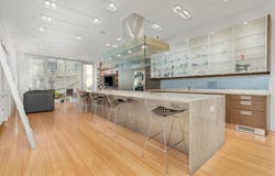 861 N LaSalle Street, Chicago, IL 60610