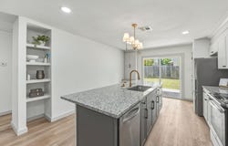 211 Banner Ave, Leander, TX 78641