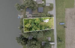 14044 Lake Shore Dr, Hudson, MI 49247