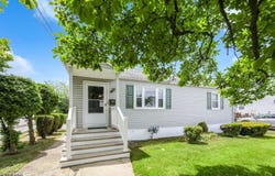 84 Chestnut St, Lodi Boro, NJ 07644-2106