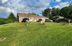 224 Waugh Dr, Galax, VA 24333