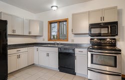 630 MADISON Avenue, OMRO, WI 54963-1628