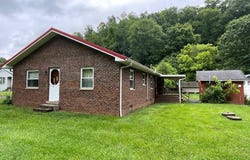 2610 Browns Creek Road, Saint Albans, WV 25177