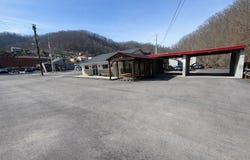 34 Farley Avenue, Delbarton, WV 25670