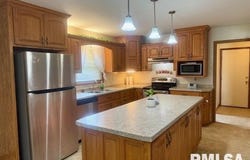 2222 Ravens Point, Quincy, IL 62305
