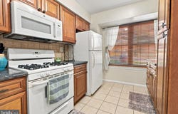303 LEEDOM Way, NEWTOWN, PA 18940