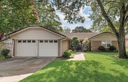 4219 E Pleasant Forest Street, Arlington, TX 76015