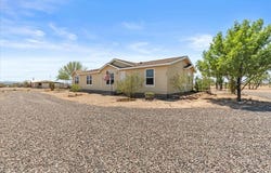 3855 E Busby Dr, Safford, AZ 85543