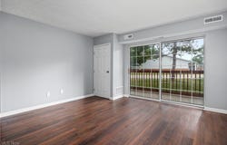 27087 Oakwood Circle unit: 102Y, Olmsted Twp, OH 44138