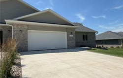 1207 S Shore Drive, Worthington, MN 56187