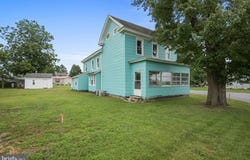10 S RAILROAD AVENUE, GREENWOOD, DE 19950