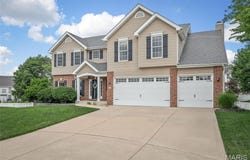 25 Jacobs Court W, St Peters, MO 63376