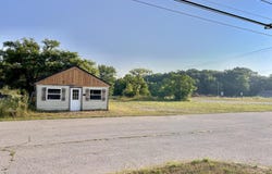 3972 E Apple Avenue, Muskegon, MI 49442