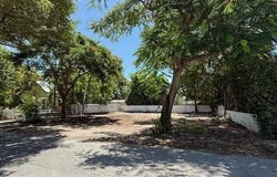 1220-1222 Seminary Street, Key West, FL 33040