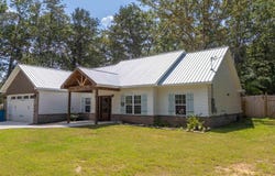 155 Nixon Drive, Guntersville, AL 35976