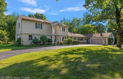 1450 Lenox Road, Bloomfield Twp, MI 48304