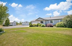6211 N Blue Skies Ln, Newman Lake, WA 99025