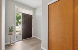 5794 Oakwood Avenue NE, Cedar Rapids, IA 52402