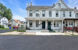 17 Railroad Ave, Phillipsburg Town, NJ 08865-3211