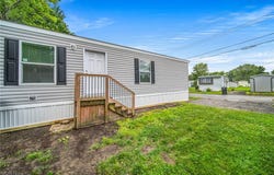 15 Eddie Road, Madison, OH 44057